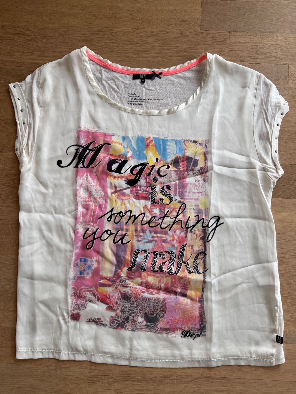 T-shirt: Dept Shirt, Magic is Something you make, Gr. M – Usato da Wallisellen venduto da soat