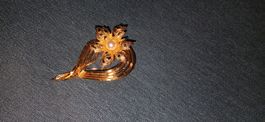 Goldener Pin mit Perle 