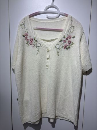 Damen Kurzarmpullover cremeweiss mit Stickerei