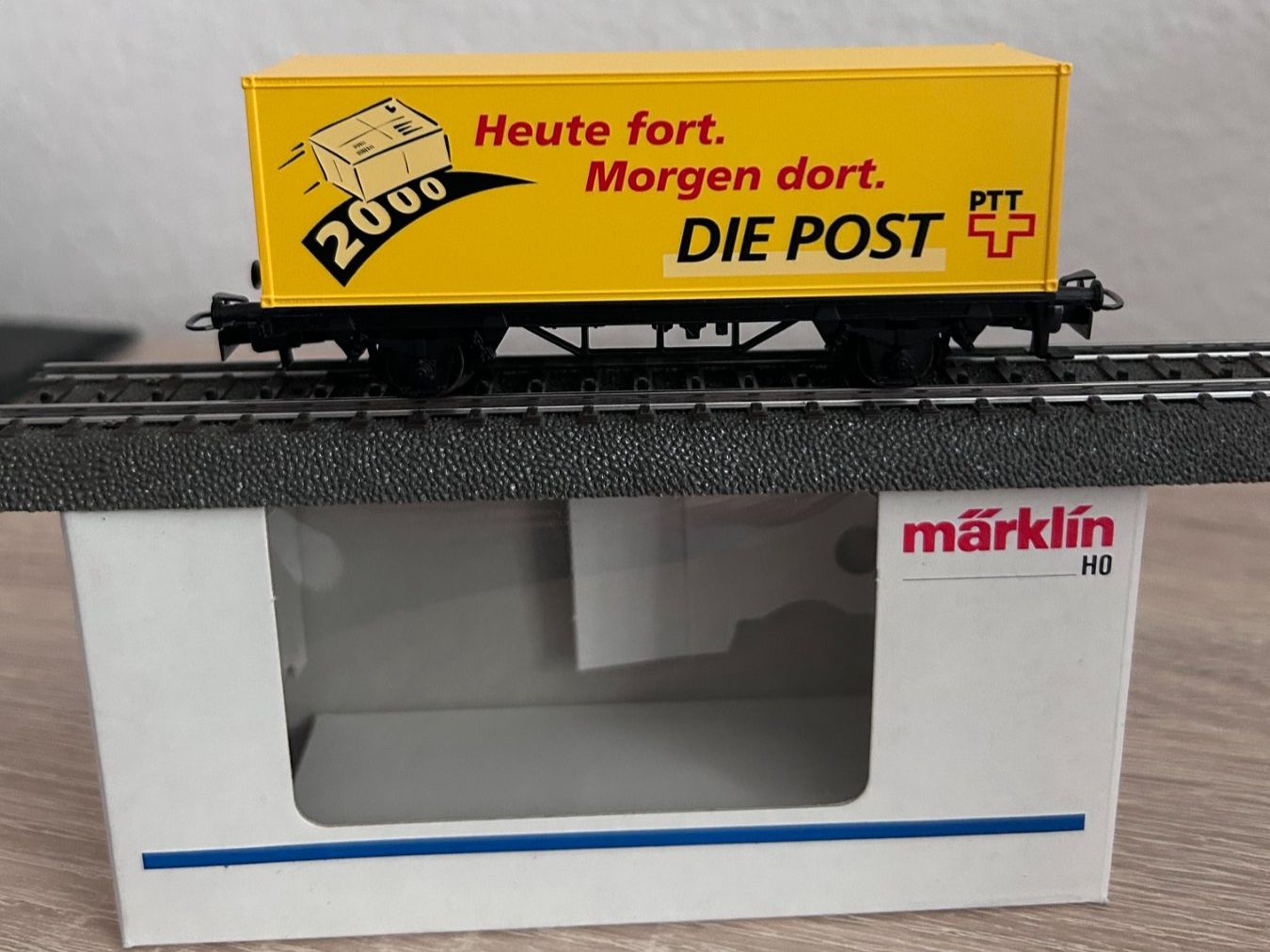 Märklin Modellini di ferrovie: Märklin Güterwagen PTT Die Post Container HO – Nuovo e nell'imballaggio originale da Goldach venduto da Manyro55