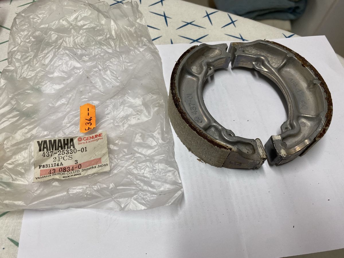 Tutti i ricambio per moto: Yamaha Bremsbacken Set, Originalverpackt – Nuovo e nell'imballaggio originale da Birmenstorf AG venduto da monza2011