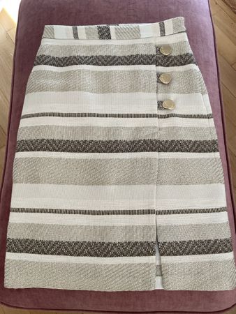 Rock Yargici gestreift mit Knöpfen Grösse 36 beige