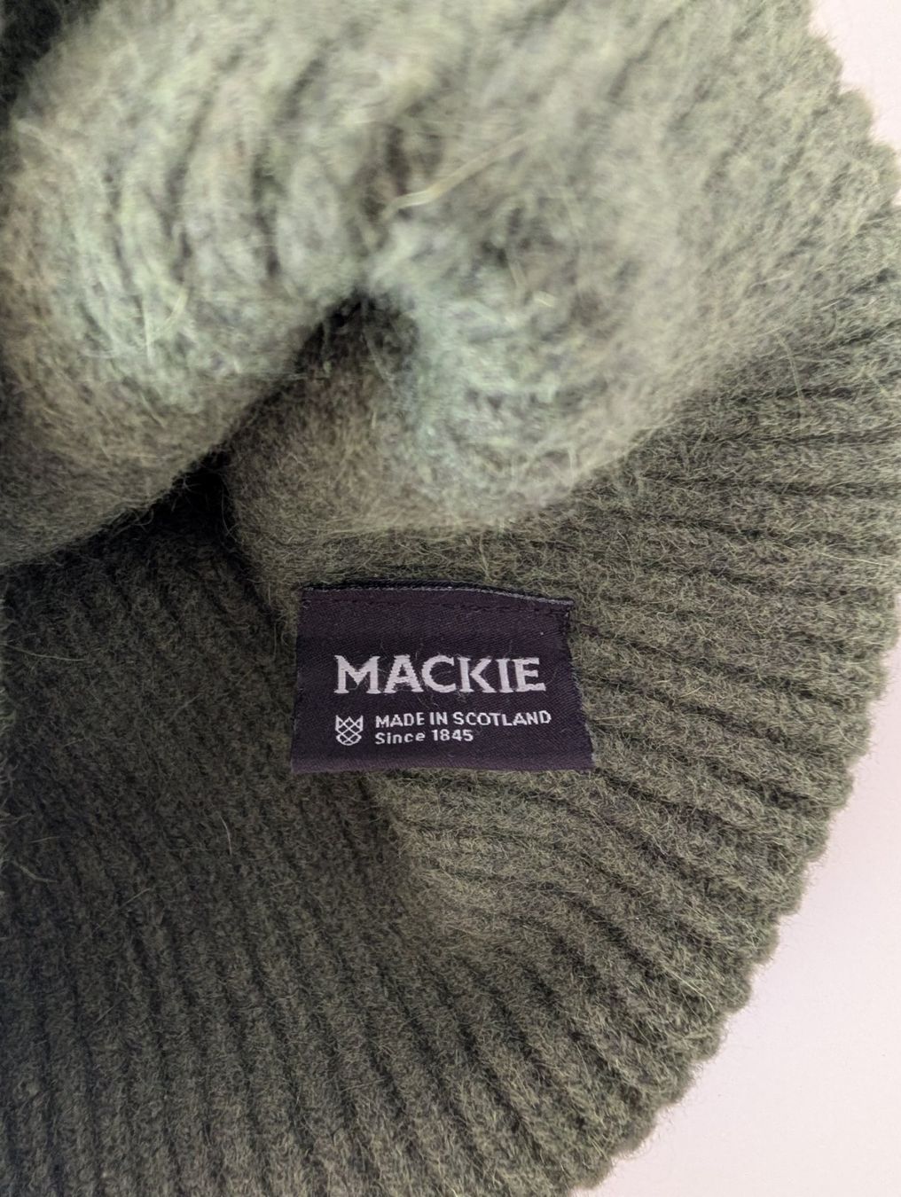Copricapi, berretti & cappellini: MACKIE Wollmütze Beanie – Usato da Zürich venduto da Good_old_days 1