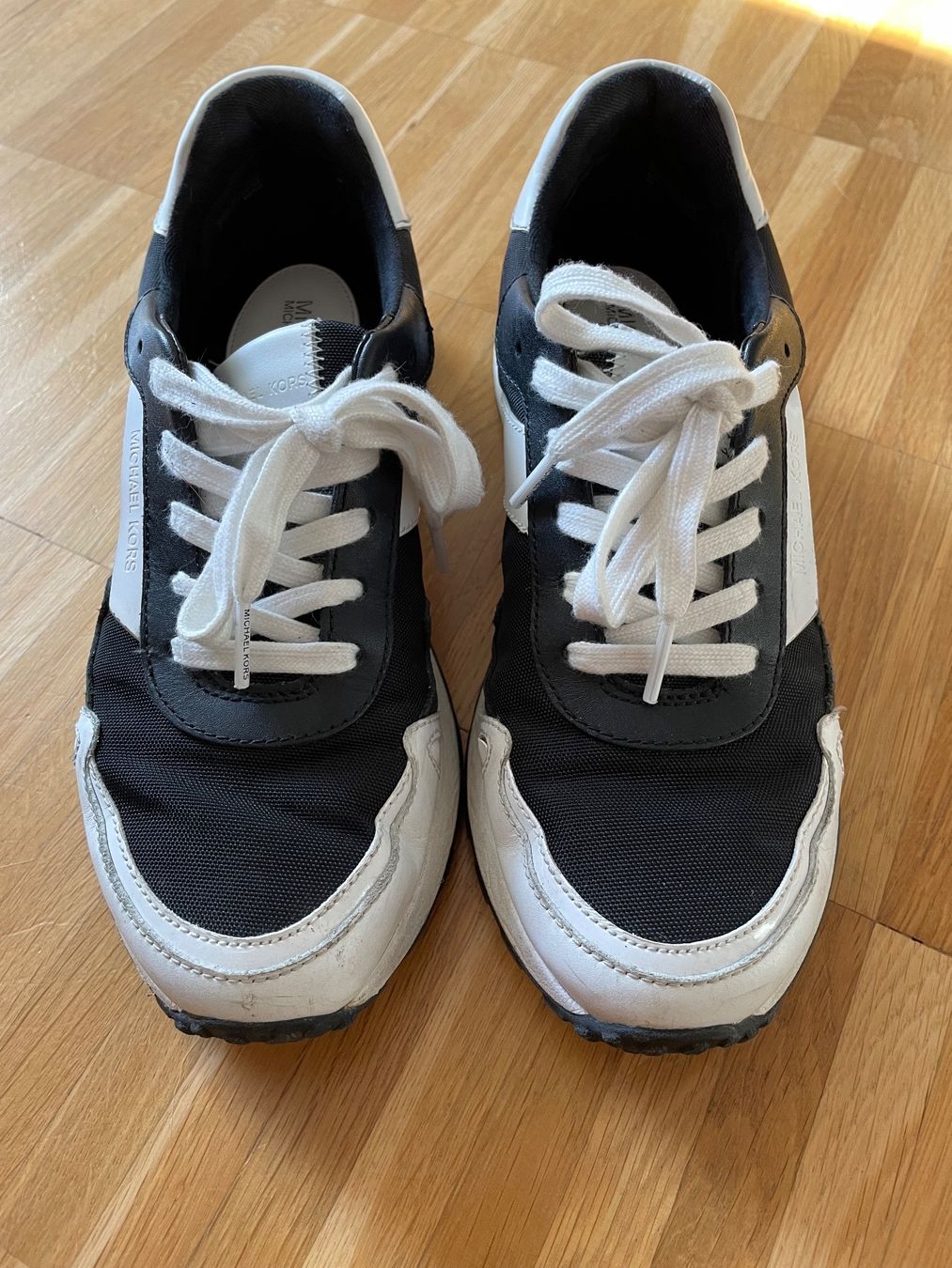 Michael Kors Scarpe da donna: Michael Kors Leather Sneakers 37 – Usato da Dübendorf venduto da VSAngel 1