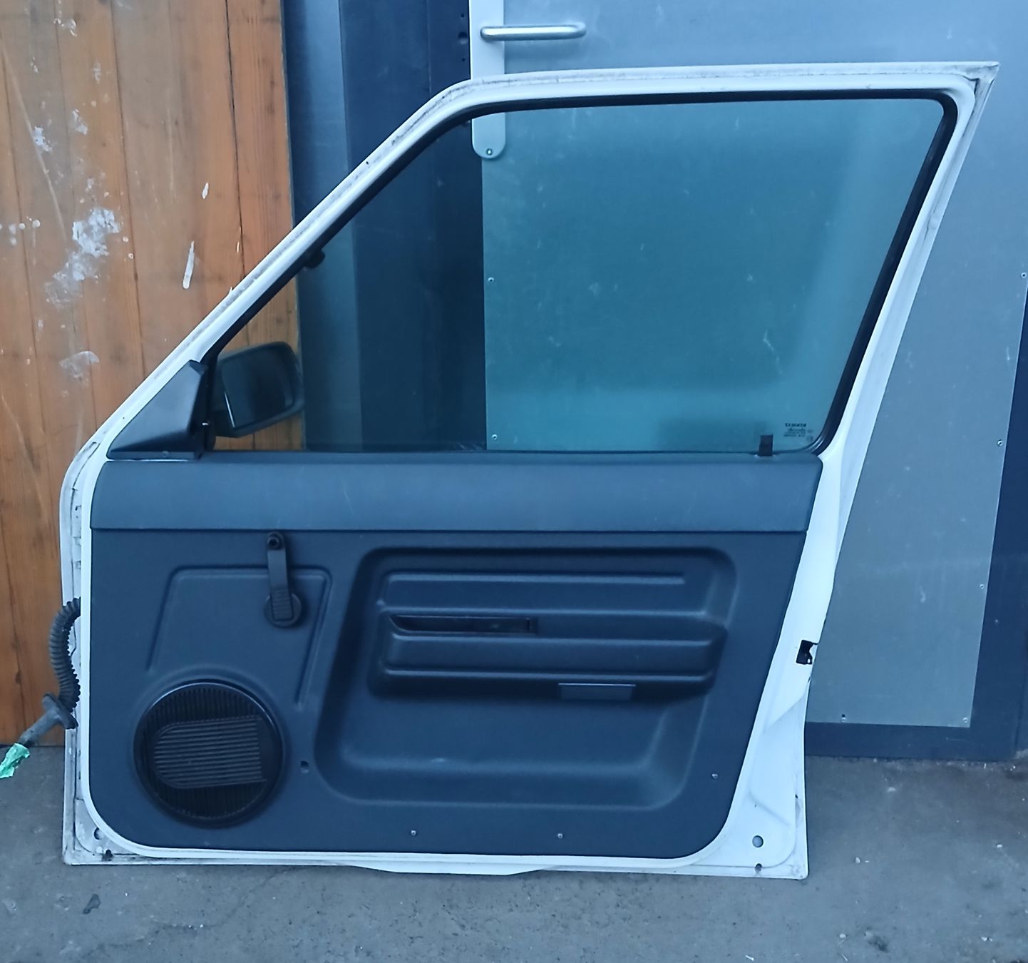 Renault Tutti pezzi di ricambio auto: Portière droite Renault Express 1994-2001 – Usato da la heutte venduto da Auto-stock 2