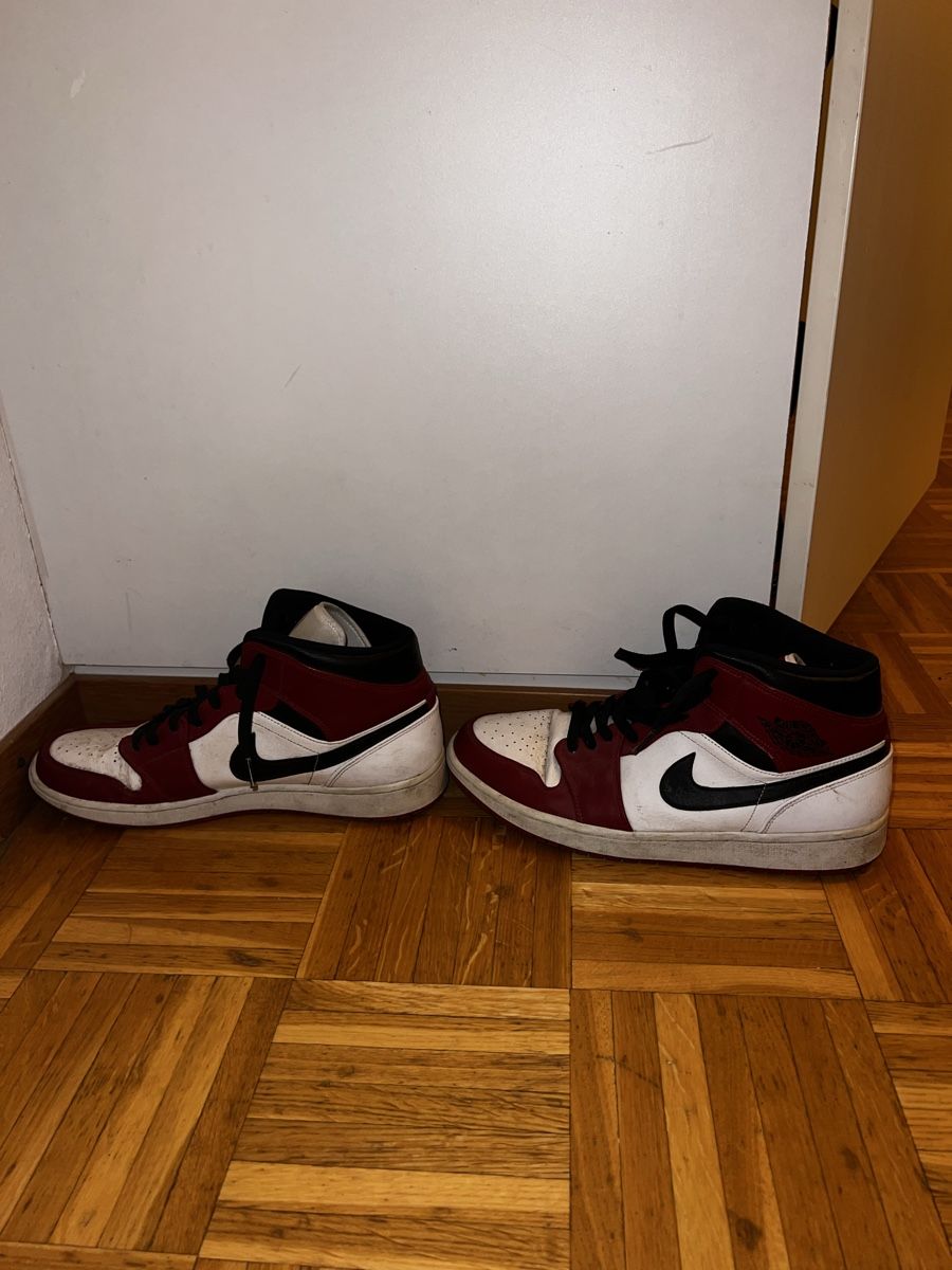 Nike Scarpe da uomo: Jordan AIR mid red – Usato da Carouge GE venduto da Romann. 2