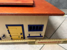 Schleich Pferdestall aus Holz