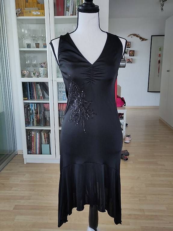 Sisley Kleider: AbendKleid Sisley – Gebraucht aus Zürich von njerryrocky