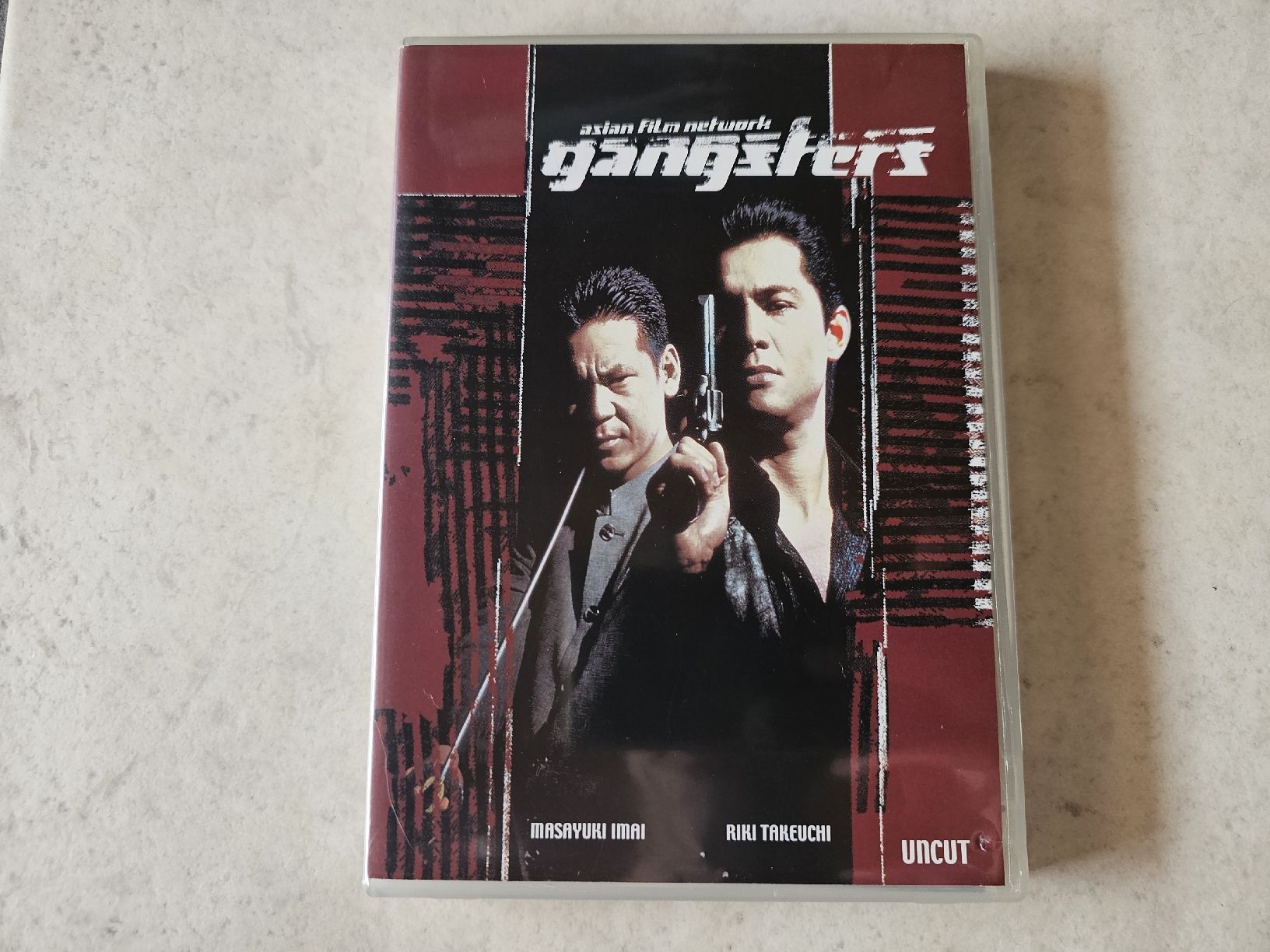 Tutti i DVDs: Gangsters  /  Uncut – Usato da Schneisingen venduto da backstore24
