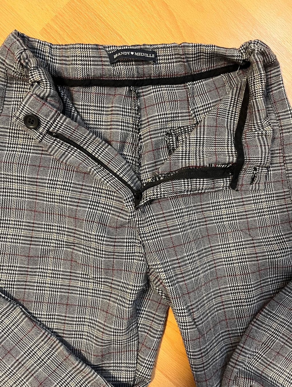 Brandy Melville Pantaloni: Karohose von Brandy Melville – Usato da Stein AG venduto da eli_2jtj 2