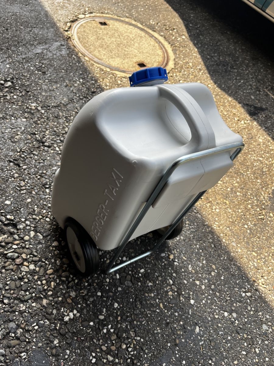 Abbeveratoi e trogoli: Berger Wassertaxi 25 Liter – Nuovo (secondo la descrizione) da Safenwil venduto da Shelby001