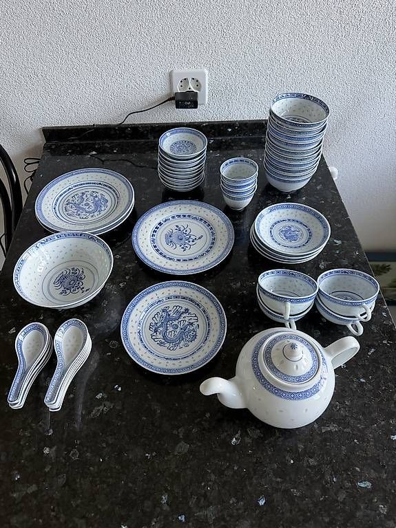 Set di piatti: Asiatisches Geschirrset – Usato da Ottenbach venduto da _elena99_ 1