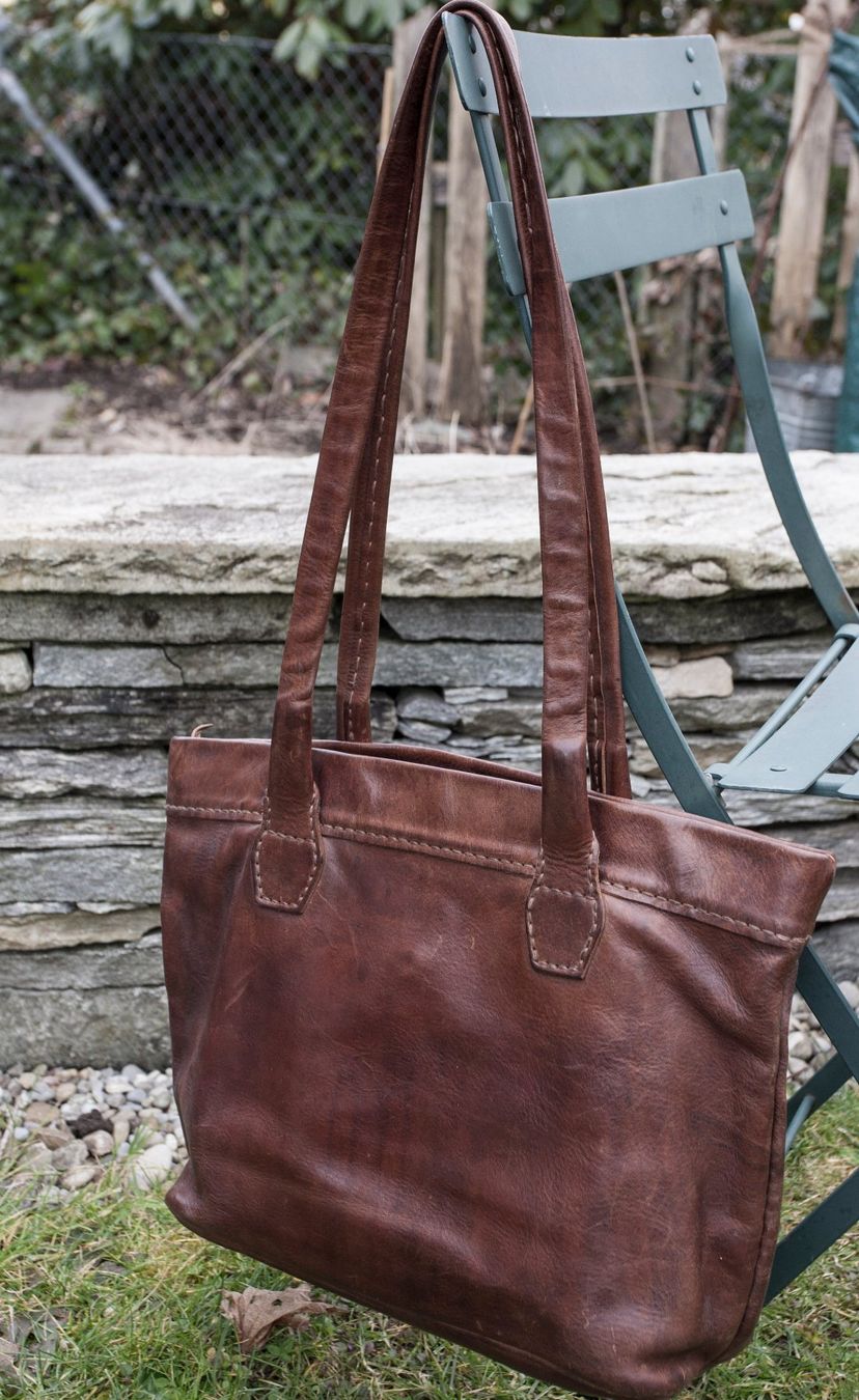 Taschen für Damen: Umhängetasche aus Rindsleder – Gebraucht aus Rüti ZH von magi016 1