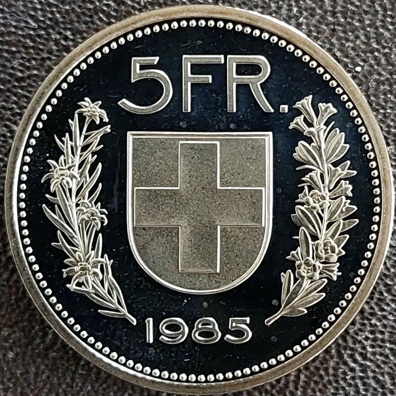 Tutti le monete: 5 Franken 1985 stgl. / aus Münzsatz – Nuovo (secondo la descrizione) da Arch venduto da coinsandmore