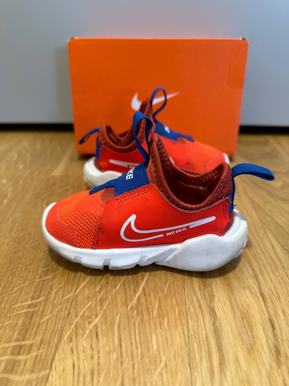 Nike Schuhe für Jungen: Nike Baby Sneakers Gr. 21 – Gebraucht aus Unterägeri von StefanGekko