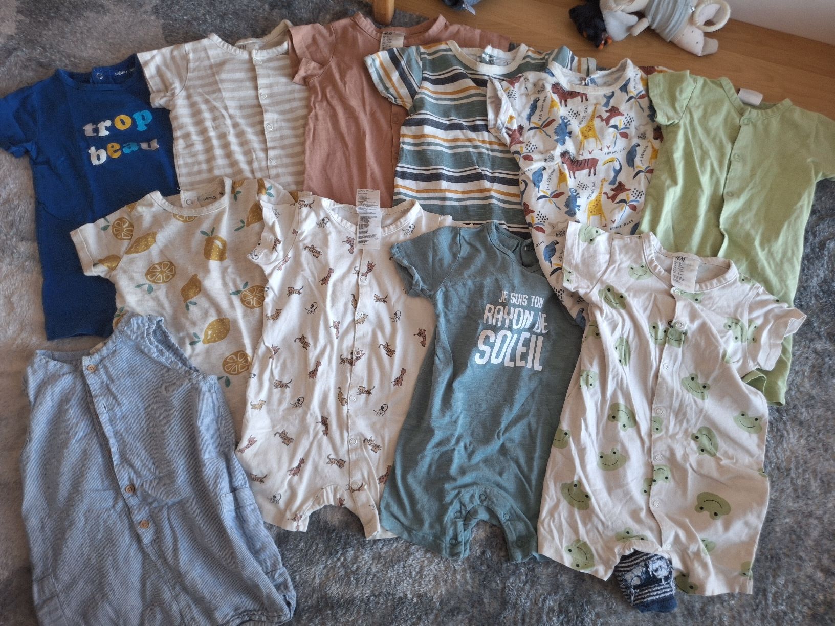 H&M Pagliaccetti: Lot de 11 combishort taille 86 – Usato da Fully venduto da Taaat