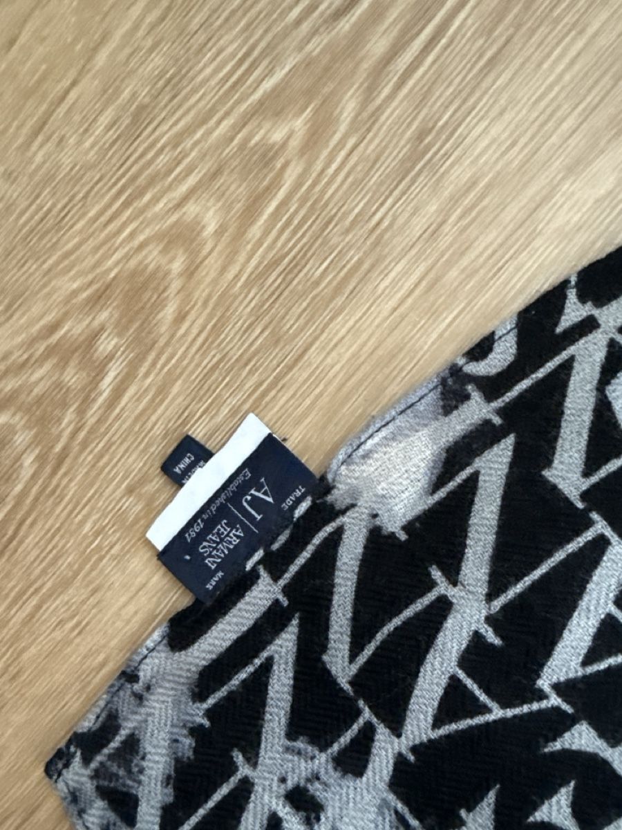 Armani Foulards, Tücher & Schals: Tuch – Neu und originalverpackt aus Glis von slavkomajic 2