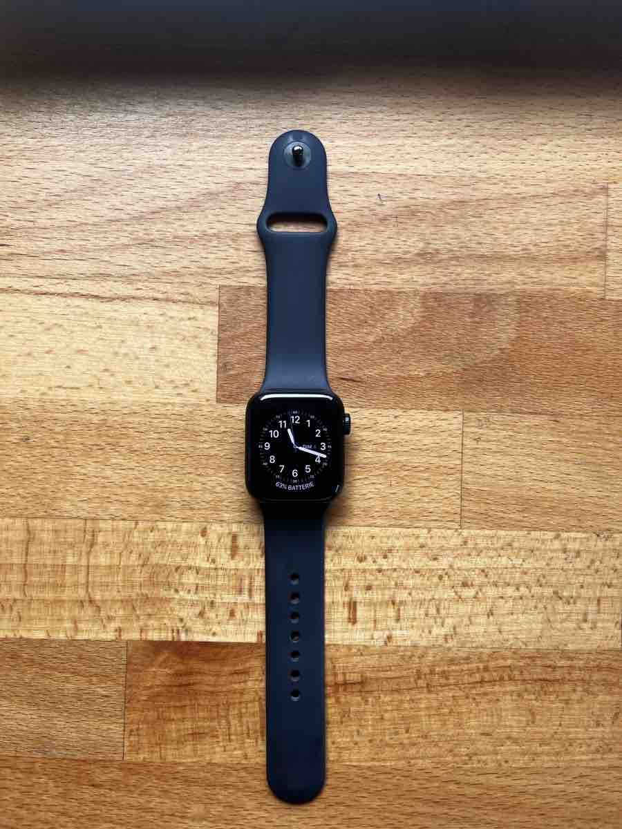 Apple Smartwatch: Apple Watch SE GPS + Cell 40mm – Nuovo (secondo la descrizione) da Bern venduto da han_rv6s 1