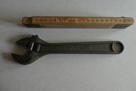 outil clé Peugeot Frères