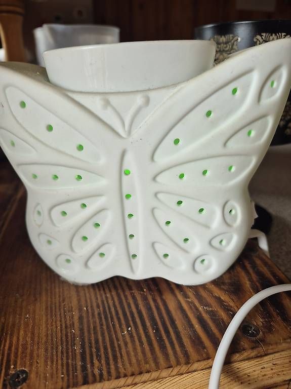 Partylite Tutte le decorazioni: Diffuseur de parfum/huiles essentielles papillon neuf! – Usato da Les Rasses venduto da bla_c5x8 2