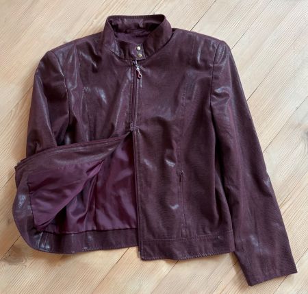 Jacke Übergang Kunstleder Schlange,satt dunkelviolett,Gr. 42
