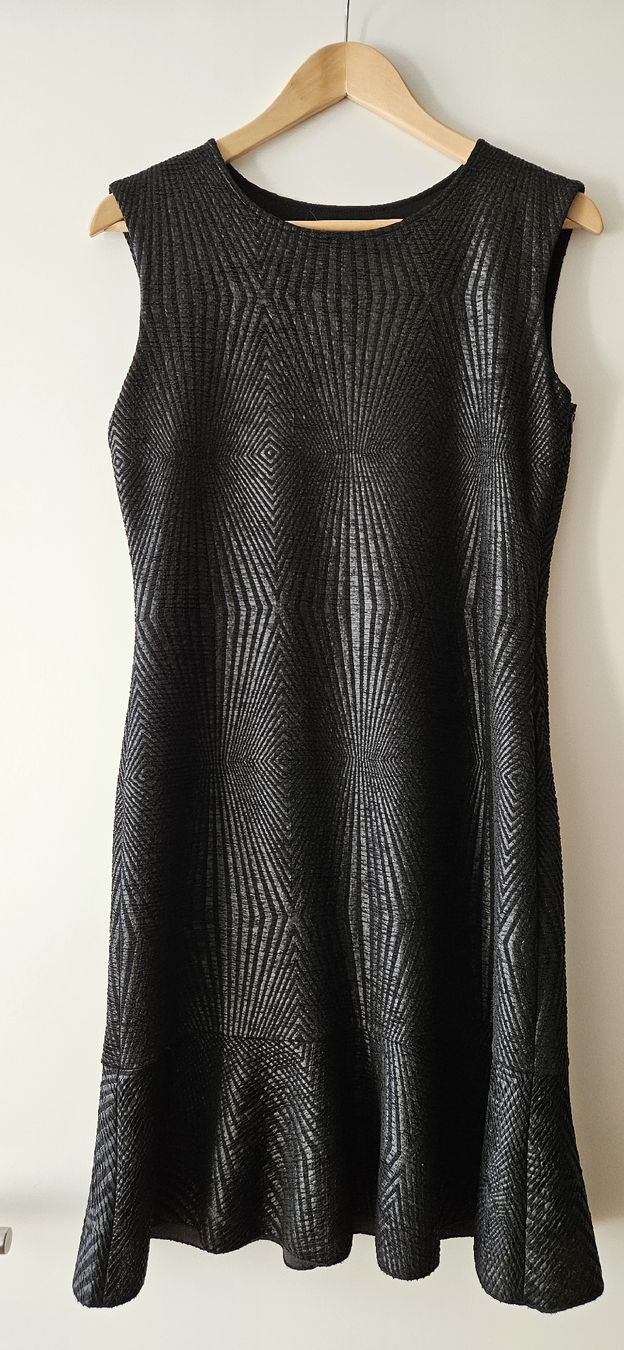 Vestiti: Elegantes Kleid mit Struktur Gr. 38 – Usato da Fällanden venduto da miriam_ski