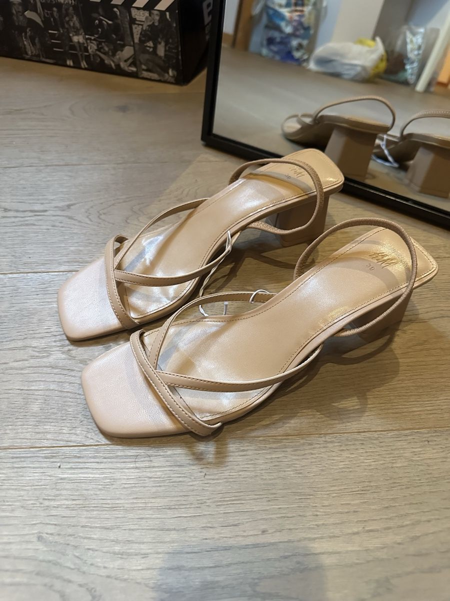 H&M Chaussures femmes: Damen Sandalen 39 Neu – Neuf avec emballage d'origine à Triesen par nenaan 2