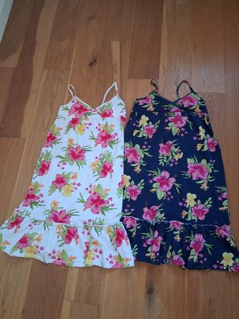 2 Sommerkleider Blumenmuster gr. 152 guter Zustand