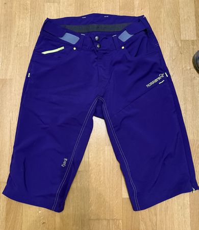 Norrøna Fjørå light weight shorts Men deep purple