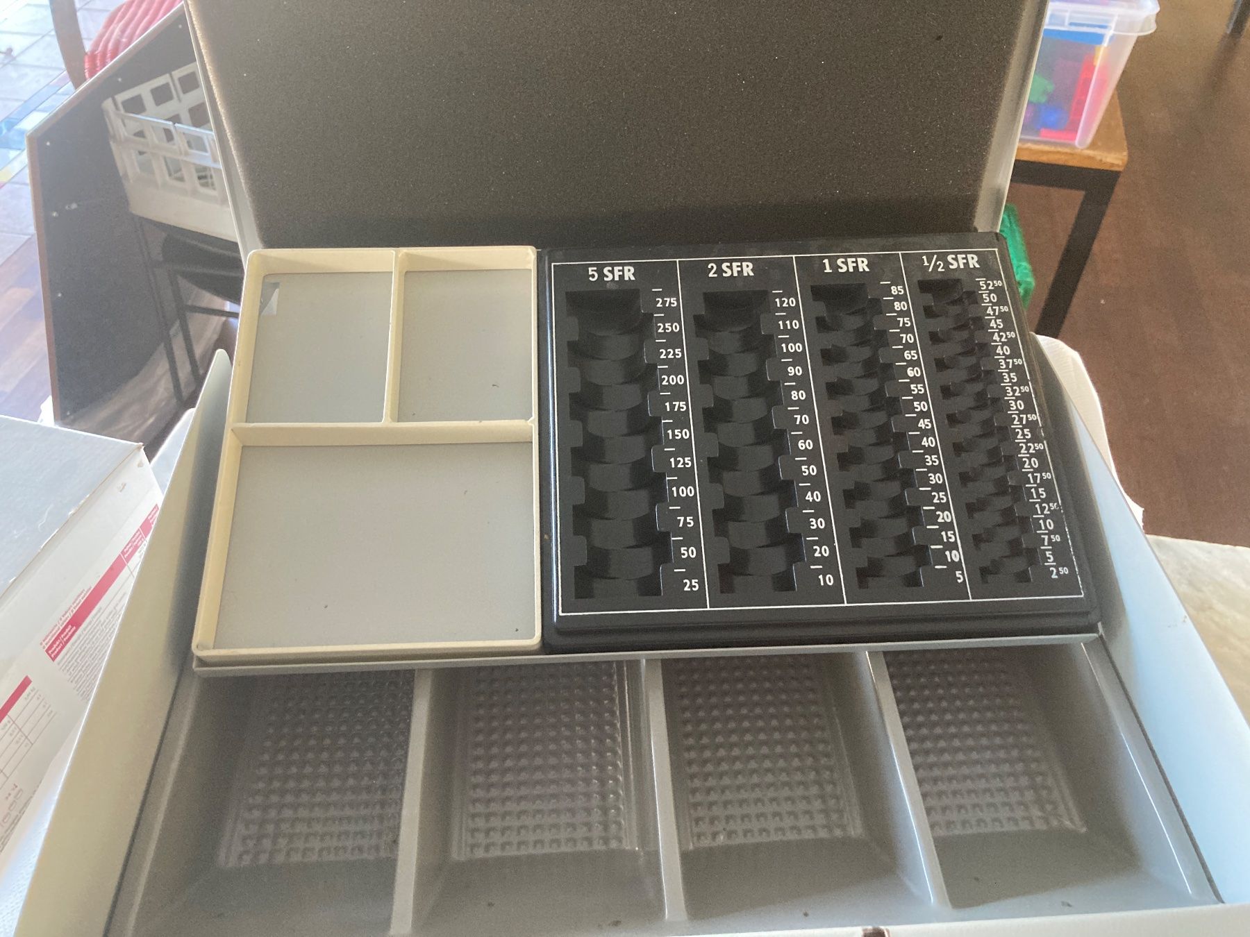 Musicassette: Geldkasette Eumig – Usato da Rothrist venduto da Juno6830 1