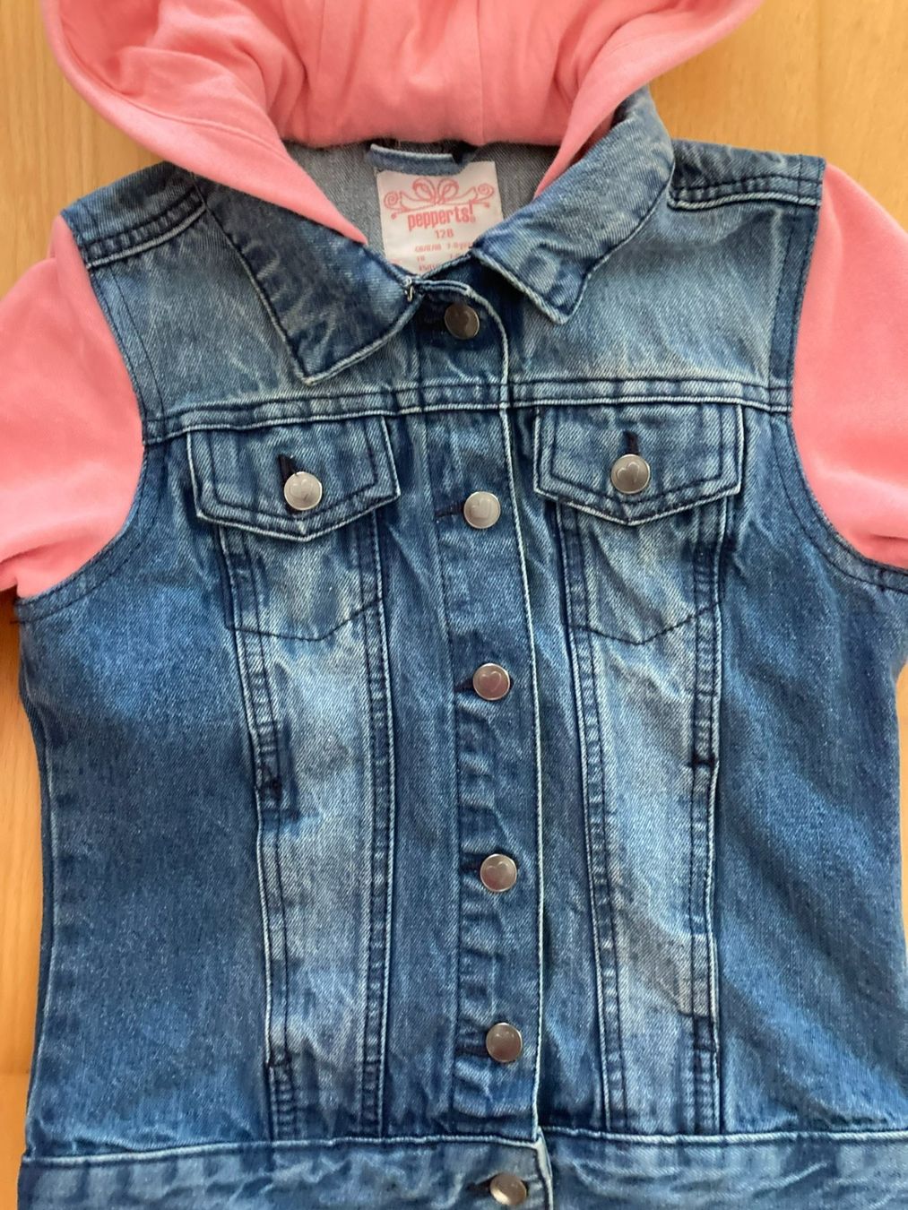 Giacche & Cappotti: Jeansjacke rosa und blau – Usato da Muttenz venduto da Juvenile33 3