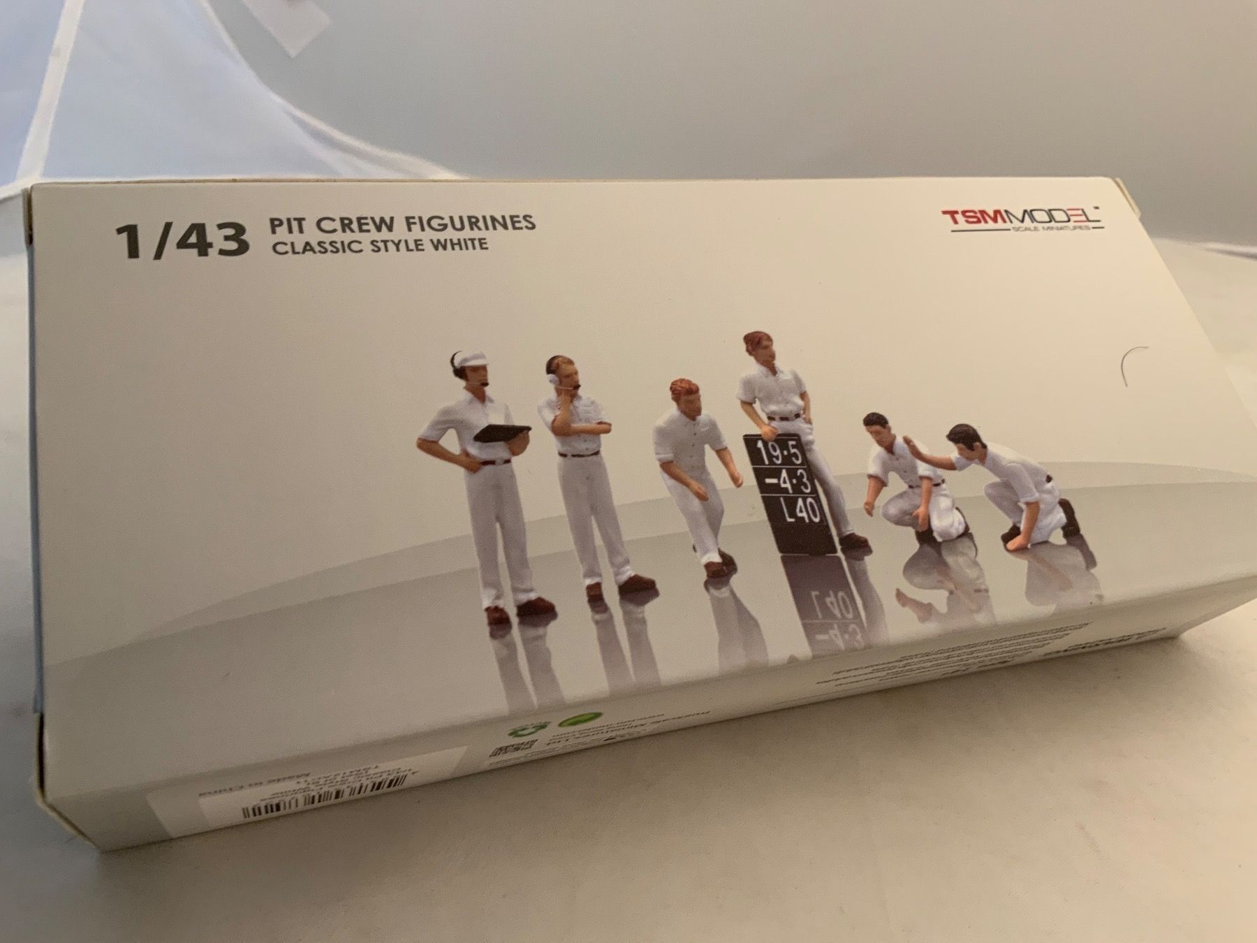 Statuette: Figuren 1/43  PIT CREW  Classic White neutral – Nuovo e nell'imballaggio originale da Erlenbach im Simmental venduto da Model_box 2