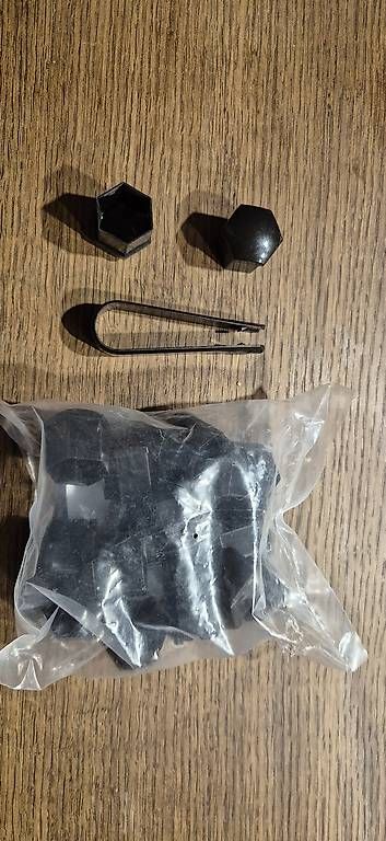 Tutti pezzi di ricambio auto: Radschraubendeckel 19er – Usato da Horw venduto da Row707 1