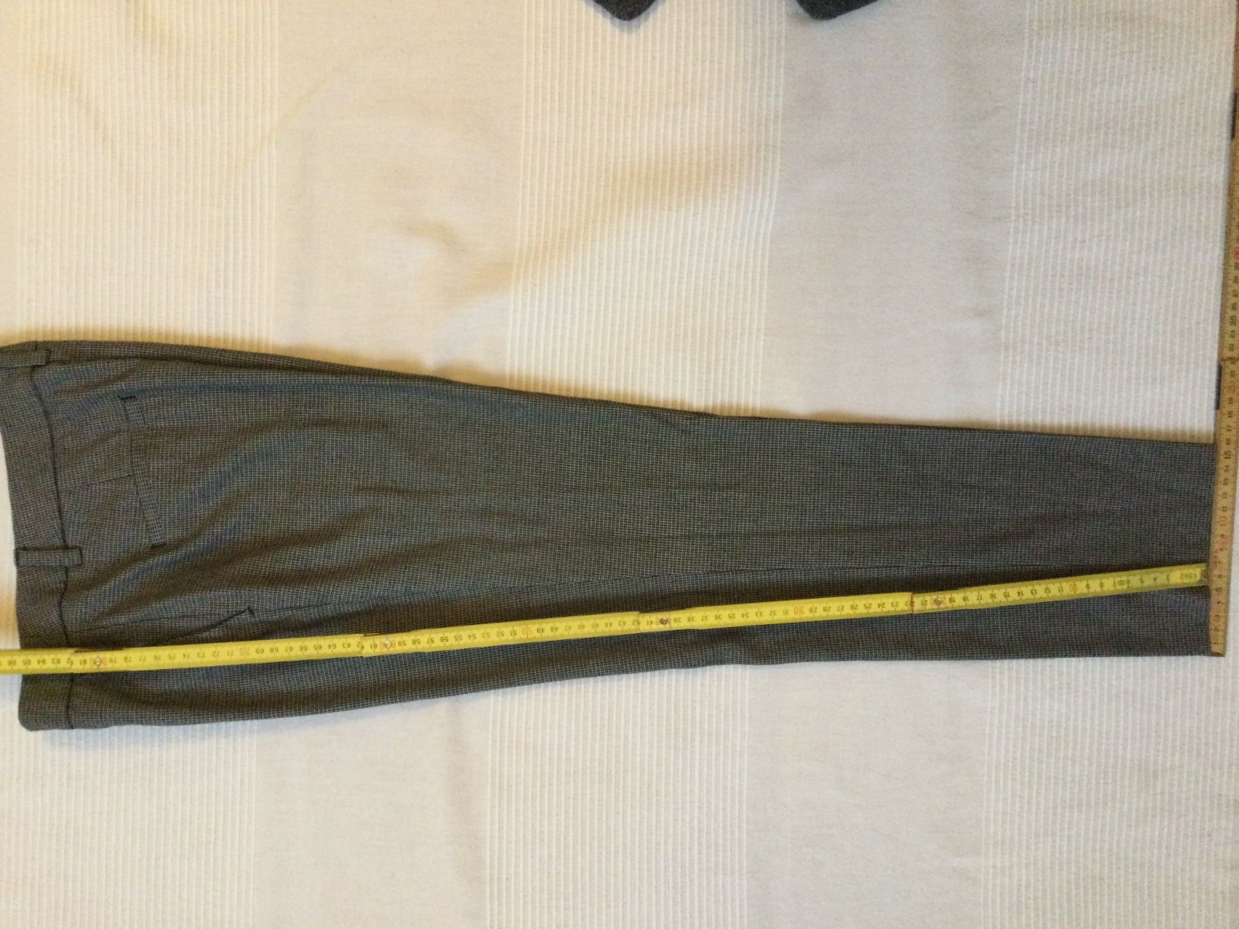 Sisley Pantaloni: graue Hose SISLEY  34 - pantalon gris – Usato da Zürich venduto da Janakpur 4