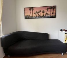 Dunkelgraues, bequemes Sofa