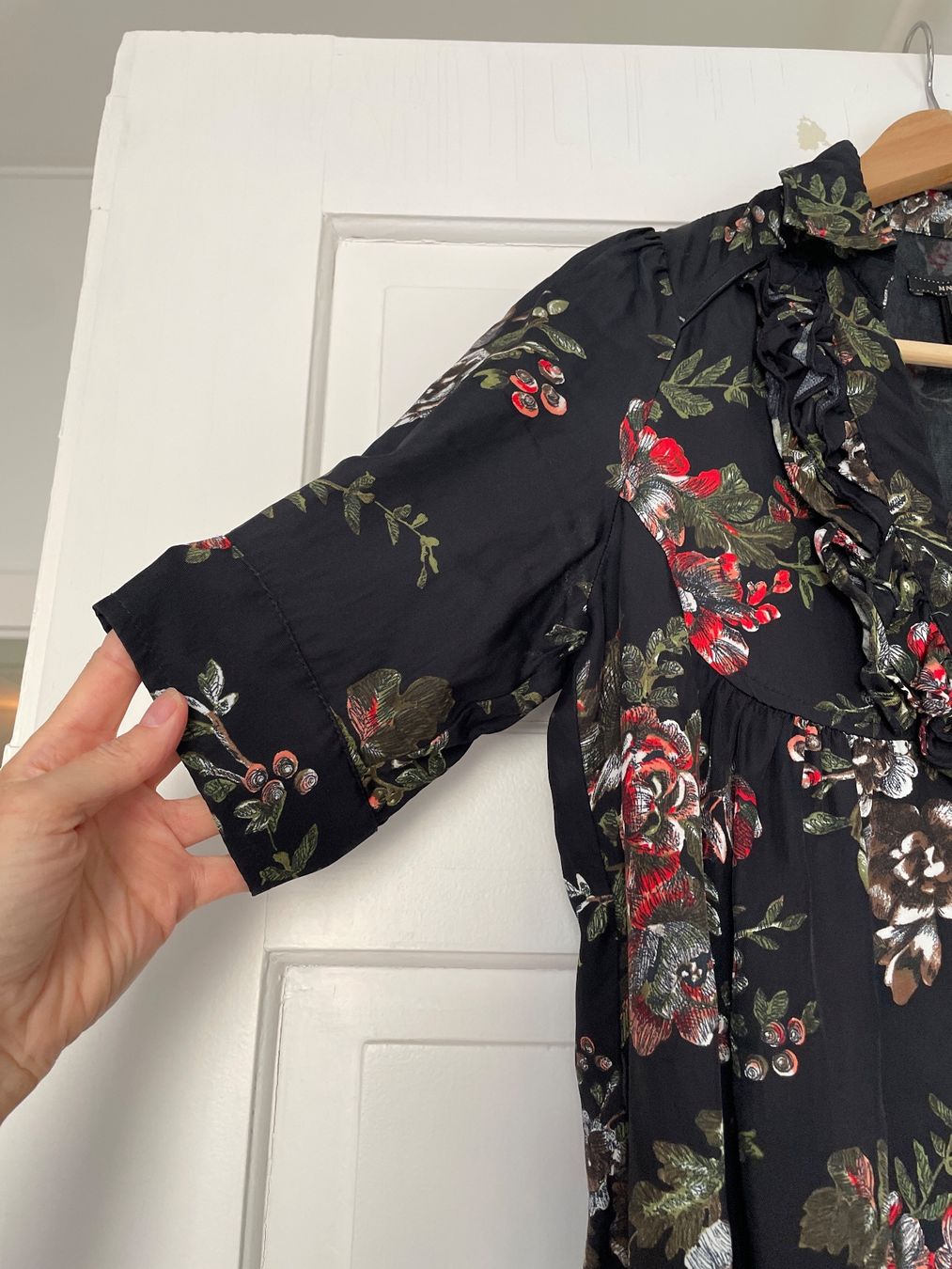 Mango Vestiti: Mango Kleid Grösse S mit Blumen Rosenmuster – Usato da St. Gallen venduto da Shazzz 3