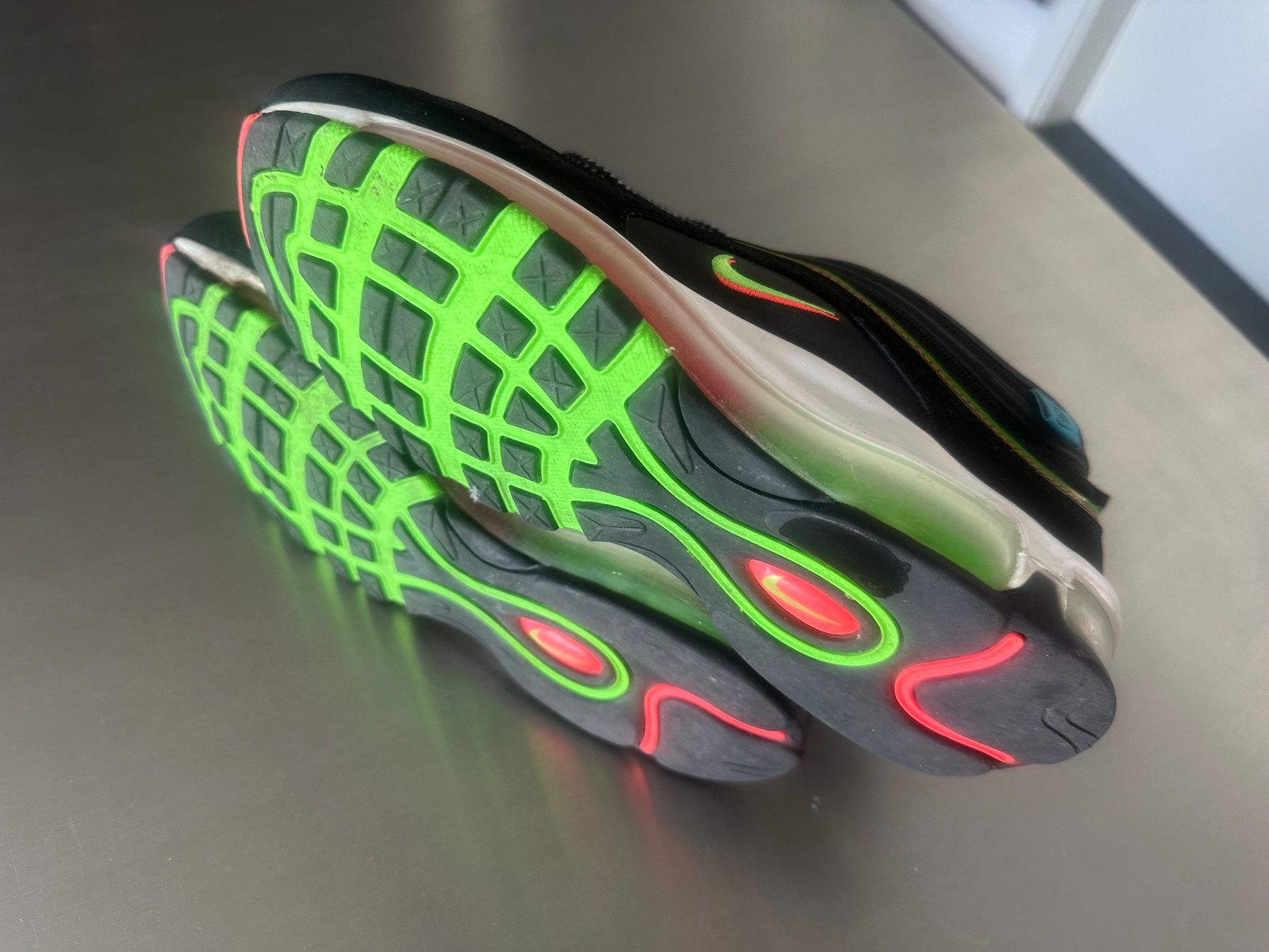 Nike Herrenschuhe: CHAUSSURES NIKE TAILLE 42 – Gebraucht aus Sion von jaipur1401 1