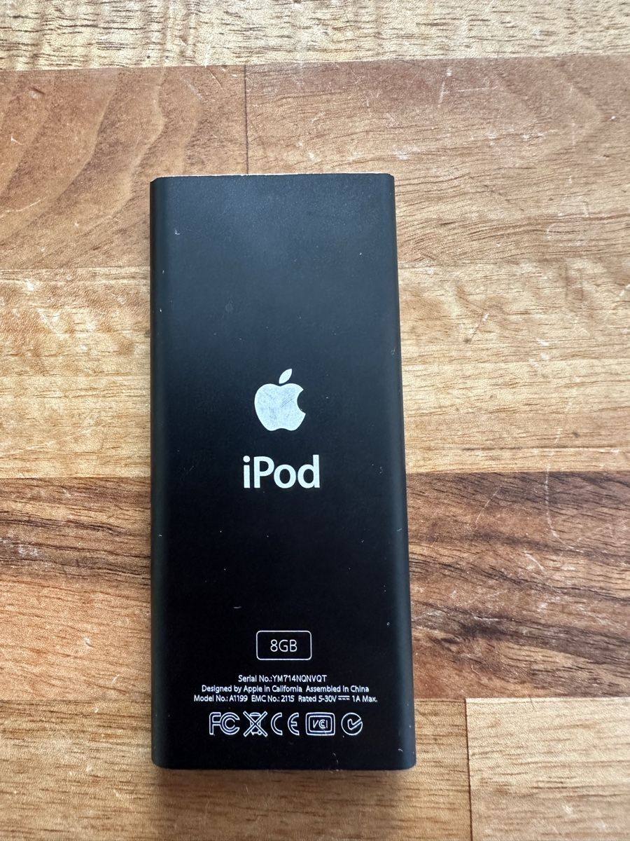 Apple Lecteur media portable: iPod nano 8 Gb – D'occasion à Zürich par florence.miguet 1
