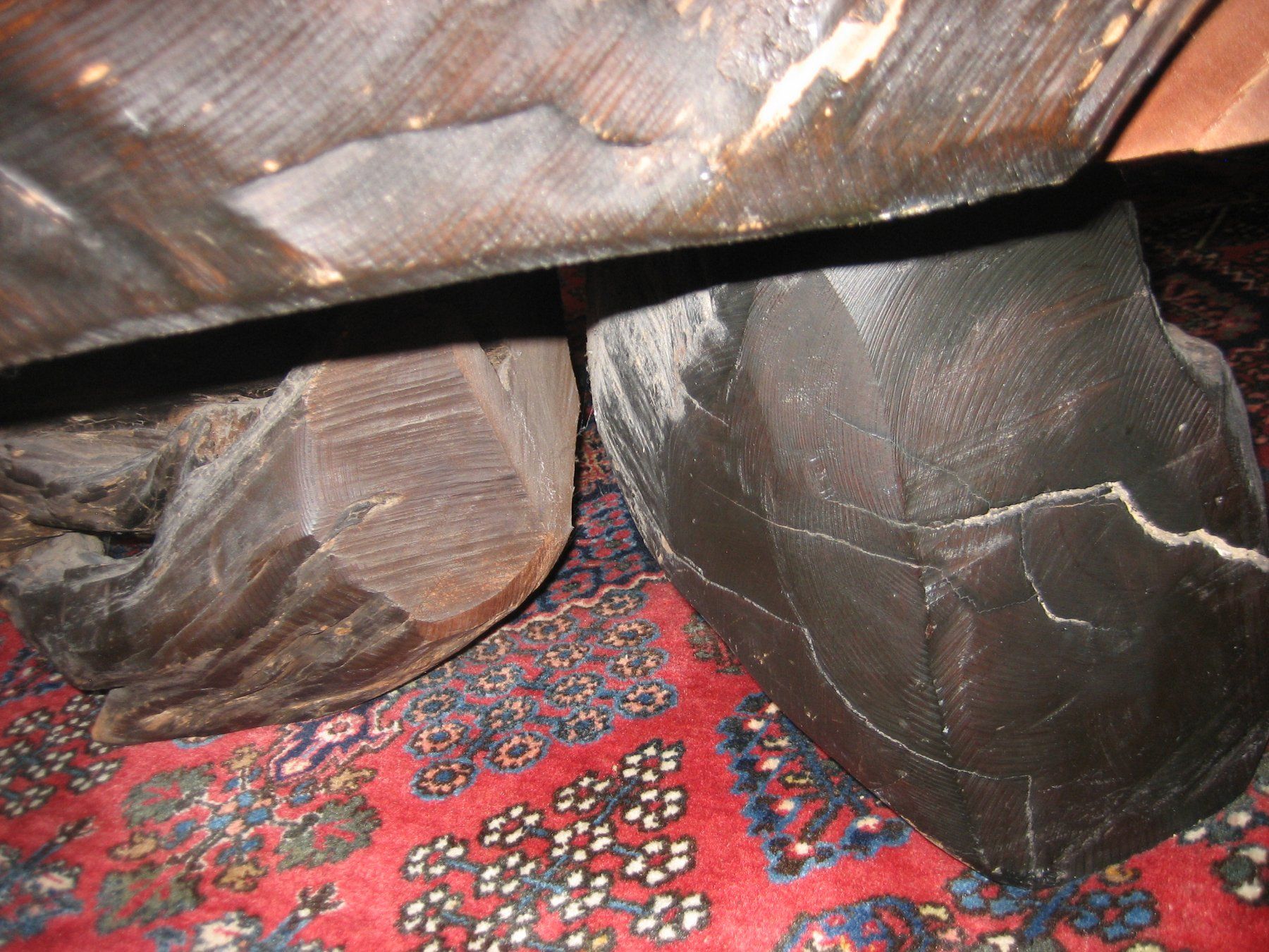 Pfister Tavoli: Rustikaler Couchtisch aus Holz, massiv, Unikat – Usato da Schüpfen venduto da gianni18 3