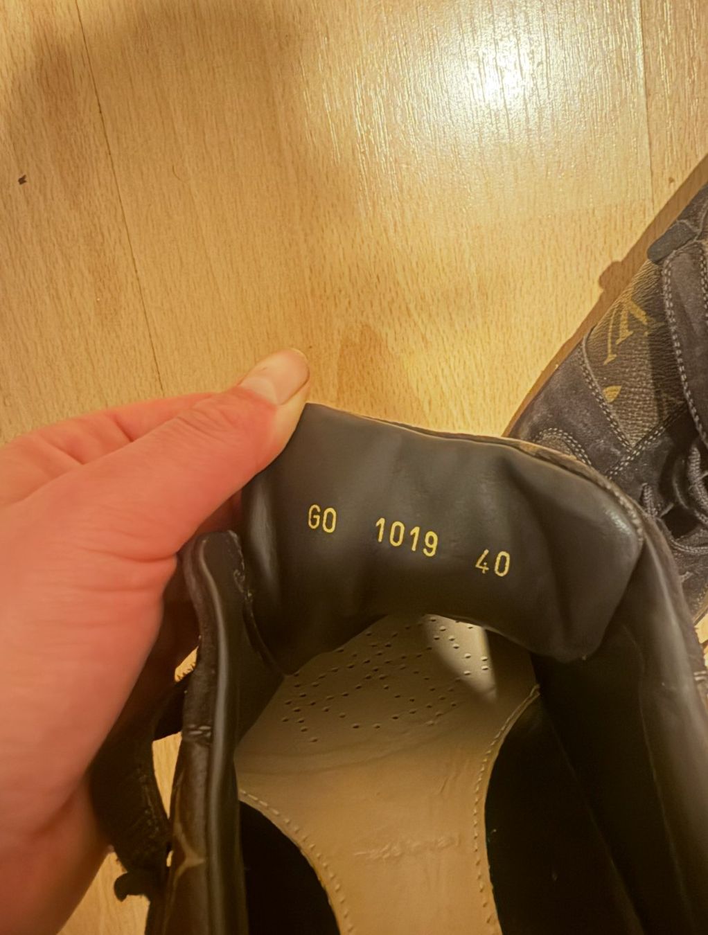 Scarpe da donna: Luis Vuitton Sneaker Größe 39 – Usato da Zürich venduto da vil_r78n 2