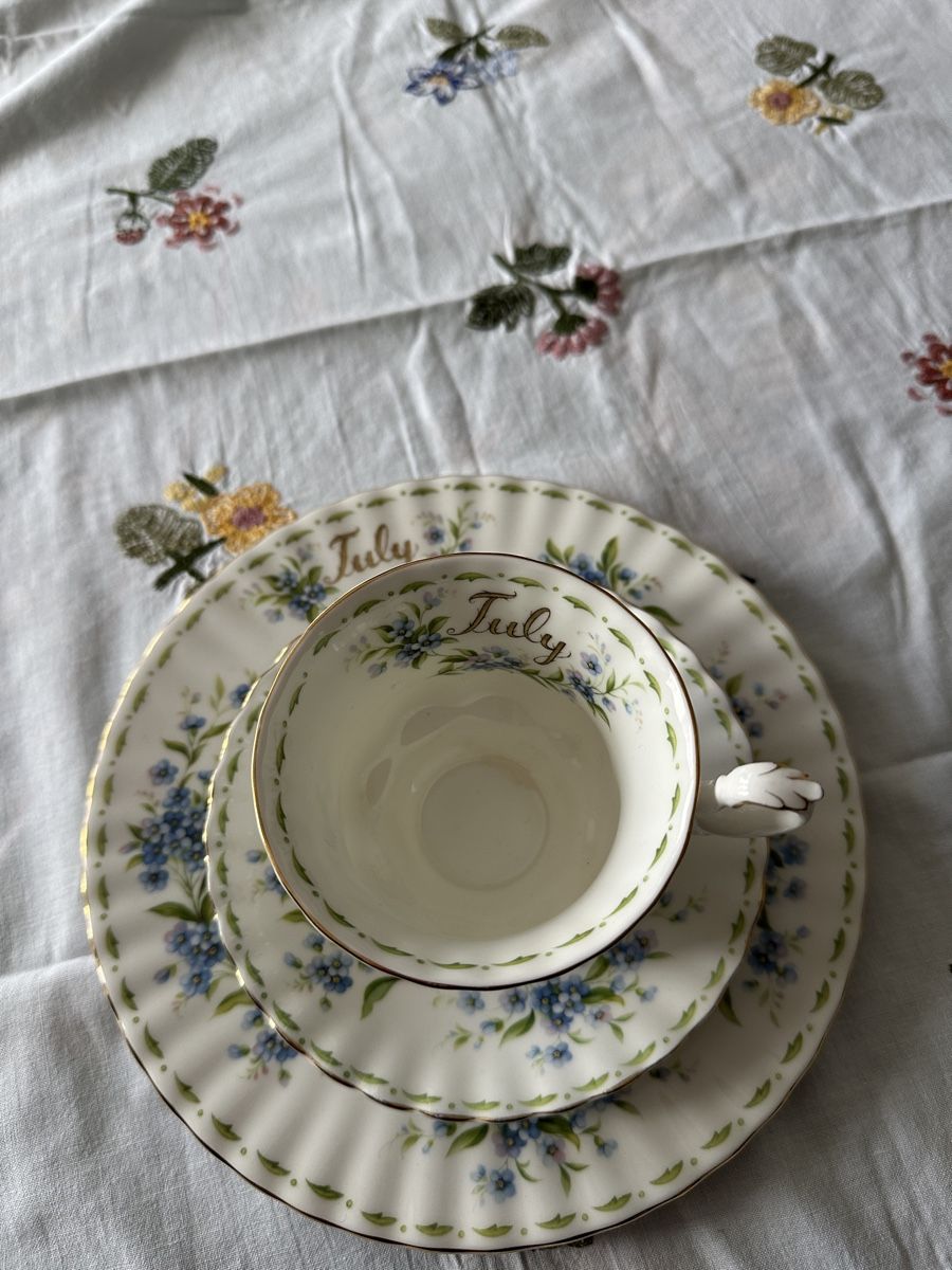 Royal Albert Set di piatti: Frühstücks Set dreiteilig – Usato da Zürich venduto da Klimbim77