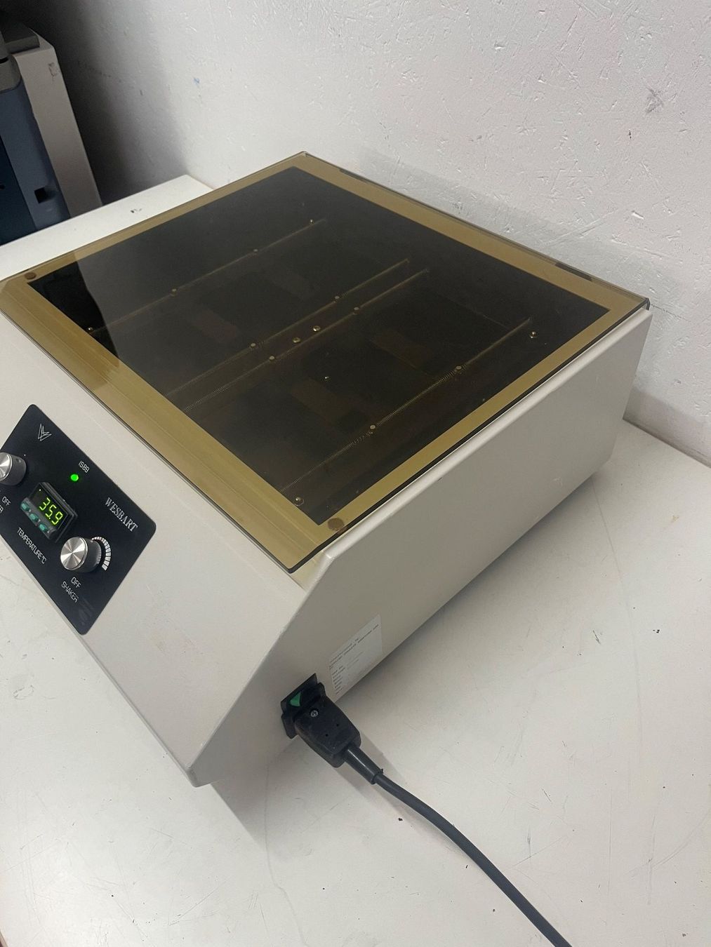 Laborzubehör: WESBART IS89 Temperierter plate incubator/Schüttler – Gebraucht aus Niederdorf von LeptonAG_Labor 8