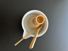 Matcha Set Keramikschale mit Bambusbesen