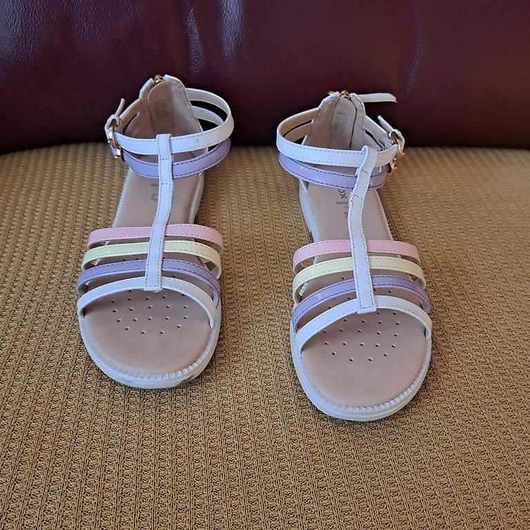 Schuhe für Mädchen: Sandalen – Neu und originalverpackt aus Neftenbach von sam_jbb5 4