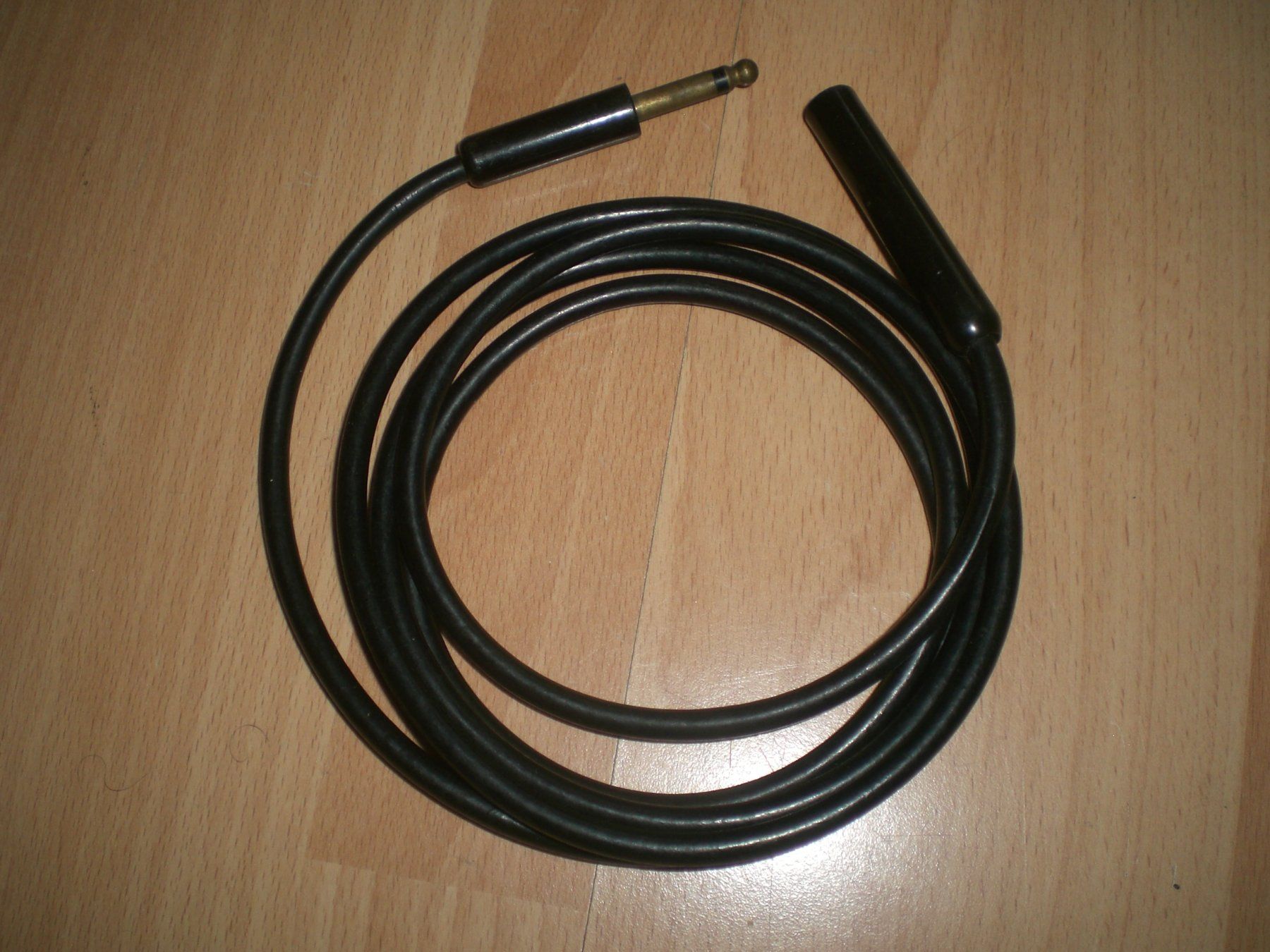 Technique de radiocom: 2 Funkgerät Kabel Headset oder Mikrofon – D'occasion à Grellingen par Neuron67 1