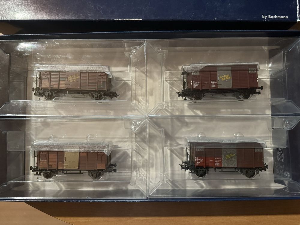 ATLAS 1:160 / 4 WAGONS US TYPE AMERICAIN 40' WESTERN PACIFIC / RIO GRANDE