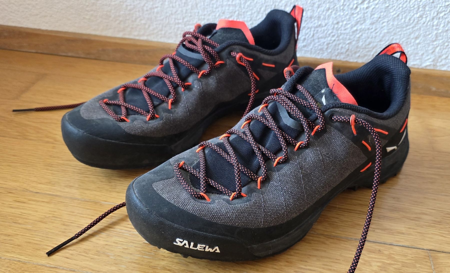Salewa Scarpe da donna: Salewa Wanderschuh  – Nuovo (secondo la descrizione) da Unterseen venduto da _wuscheli-