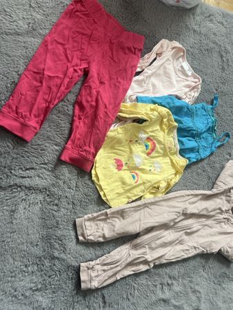 Kleiderpaket Grösse 80,Sommerkleider, T-Shirt, Hosen