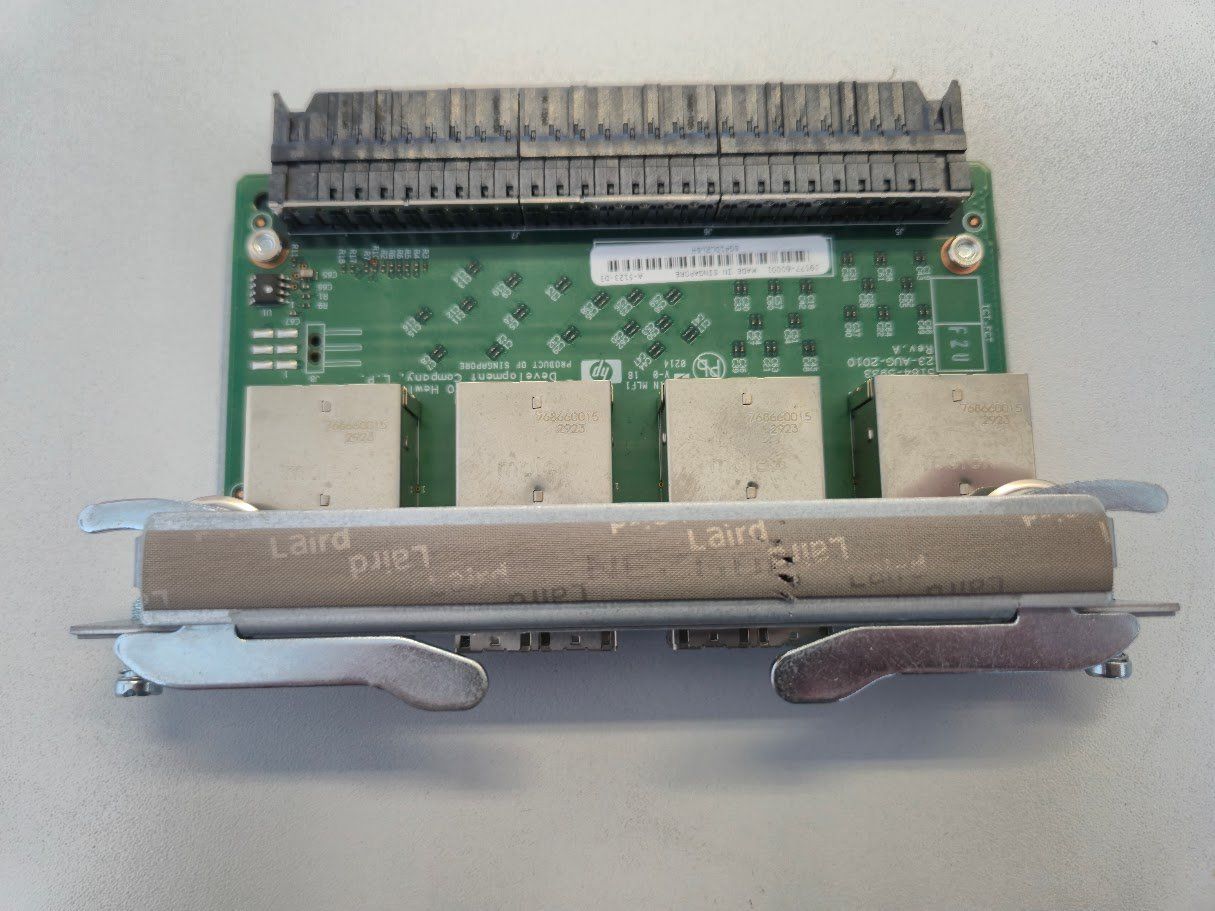 Hewlett Packard Hub & Switch: HP J9577A E3800 4-Port Stacking Module – Usato da Eglisau venduto da Hpa1 1