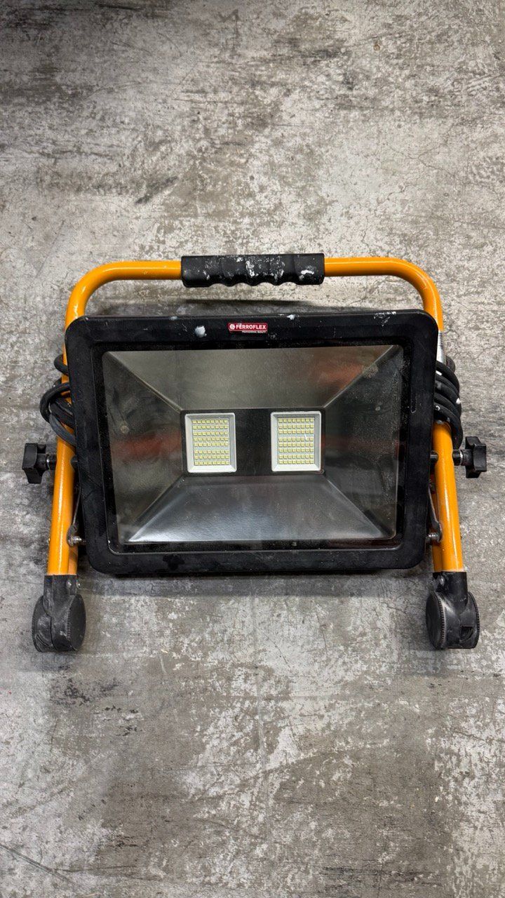Lampade: Mobiler Slim LED-Strahler – Usato da Uetendorf venduto da hun_g9ls